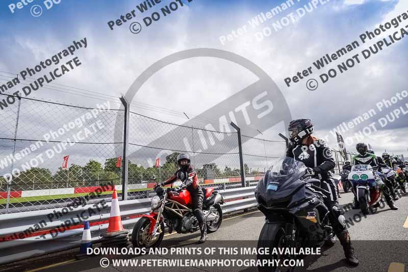 donington no limits trackday;donington park photographs;donington trackday photographs;no limits trackdays;peter wileman photography;trackday digital images;trackday photos